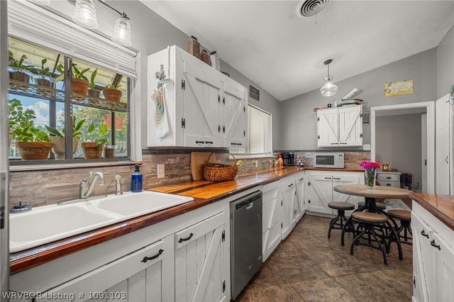 203 Amherst Circle, Fort Smith, AR 72908