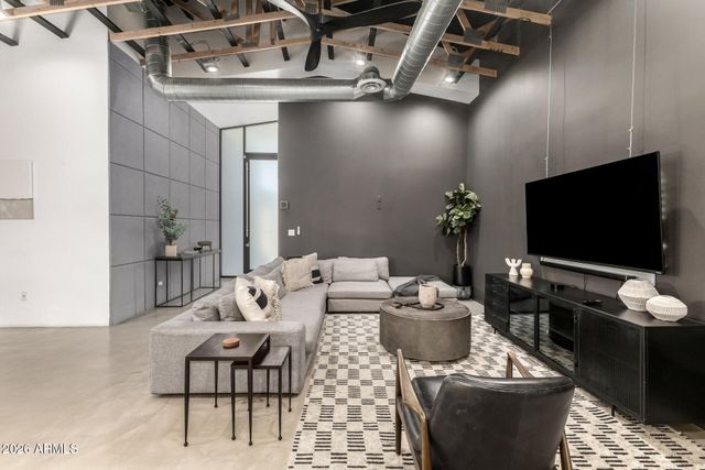 6444 E OAK Street, Scottsdale, AZ 85257