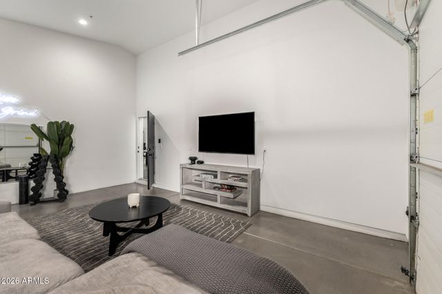 6444 E OAK Street, Scottsdale, AZ 85257