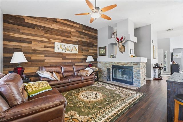 4072 Alex Ln, Carmichael, CA 95608