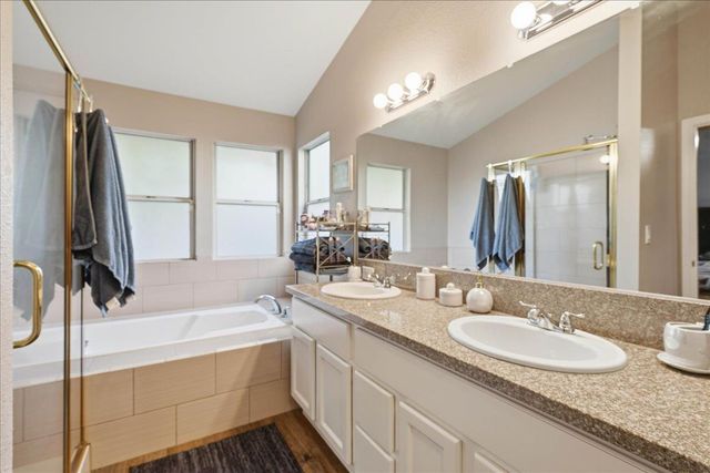 4072 Alex Ln, Carmichael, CA 95608