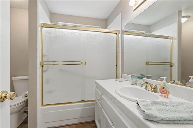 4072 Alex Ln, Carmichael, CA 95608