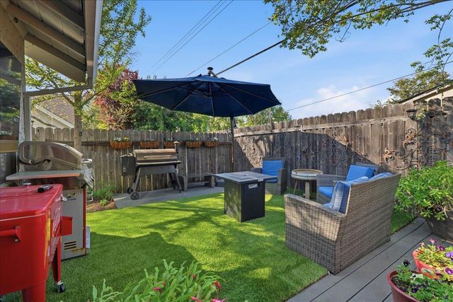 4072 Alex Ln, Carmichael, CA 95608