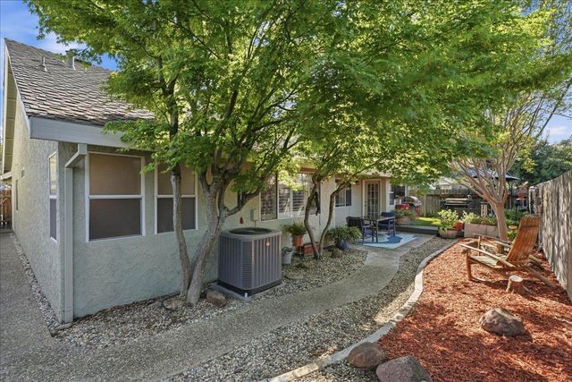 4072 Alex Ln, Carmichael, CA 95608