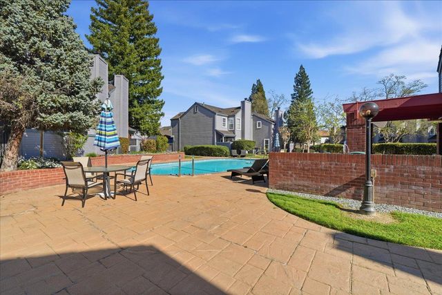 4072 Alex Ln, Carmichael, CA 95608