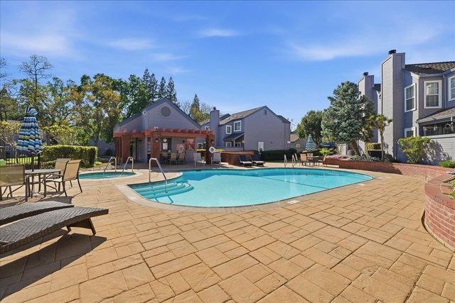 4072 Alex Ln, Carmichael, CA 95608