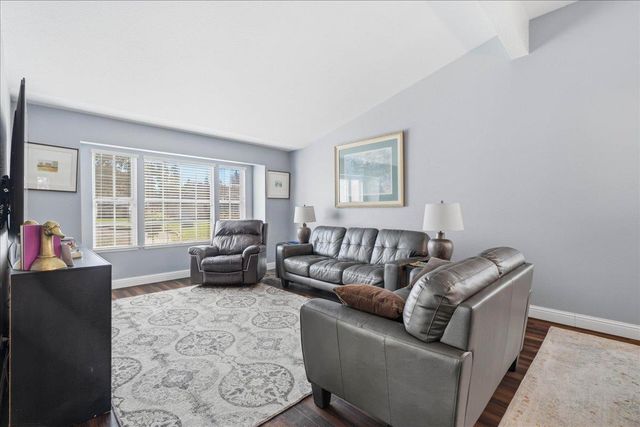 4072 Alex Ln, Carmichael, CA 95608