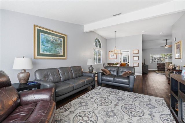 4072 Alex Ln, Carmichael, CA 95608