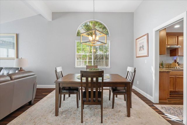 4072 Alex Ln, Carmichael, CA 95608