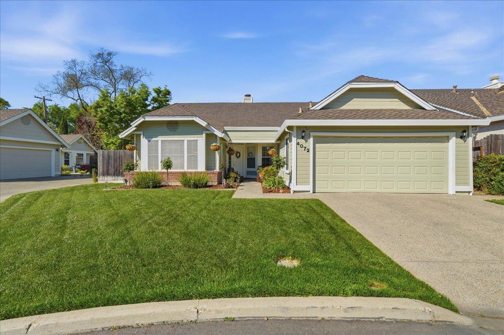 4072 Alex Ln, Carmichael, CA 95608