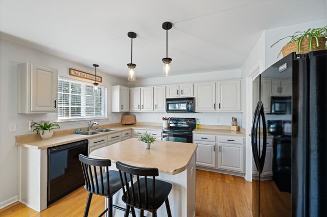 1902 Baileys Trace Dr, Spring Hill, TN 37174