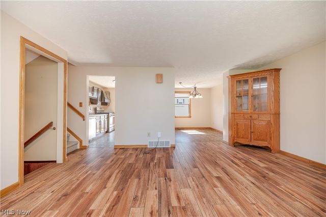 814 Illinois Avenue, Mcdonald, OH 44437
