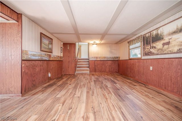 814 Illinois Avenue, Mcdonald, OH 44437