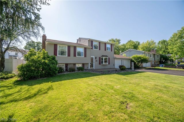 814 Illinois Avenue, Mcdonald, OH 44437