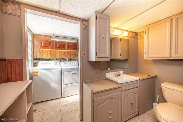 814 Illinois Avenue, Mcdonald, OH 44437