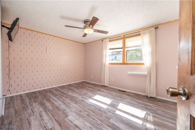814 Illinois Avenue, Mcdonald, OH 44437