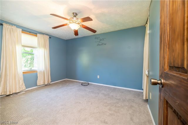 814 Illinois Avenue, Mcdonald, OH 44437