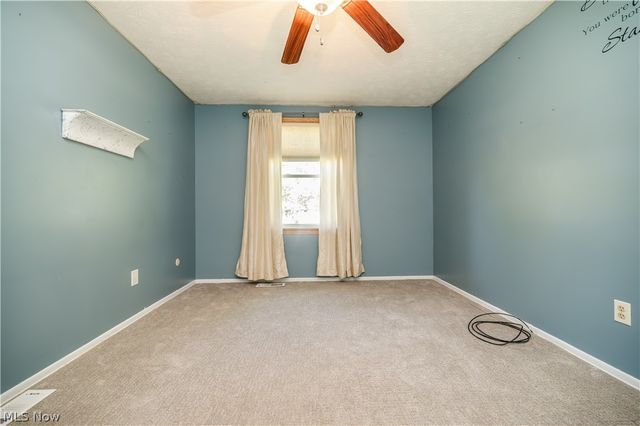 814 Illinois Avenue, Mcdonald, OH 44437