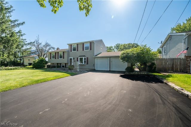 814 Illinois Avenue, Mcdonald, OH 44437