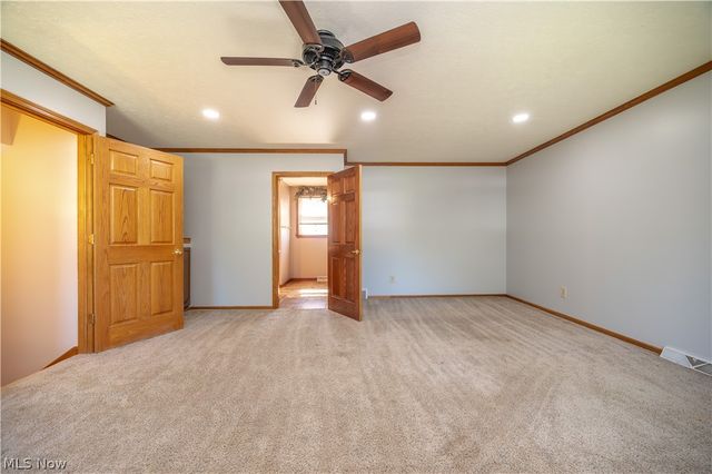 814 Illinois Avenue, Mcdonald, OH 44437