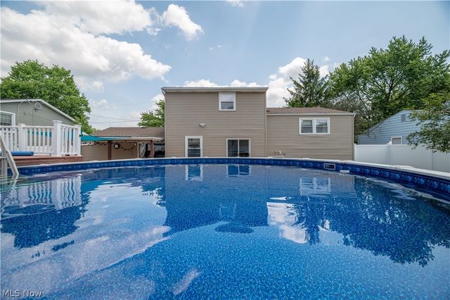 814 Illinois Avenue, Mcdonald, OH 44437