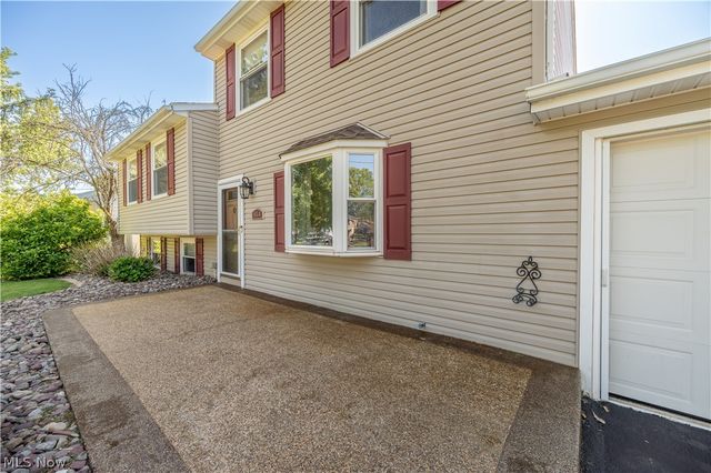 814 Illinois Avenue, Mcdonald, OH 44437