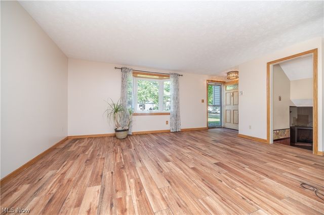 814 Illinois Avenue, Mcdonald, OH 44437