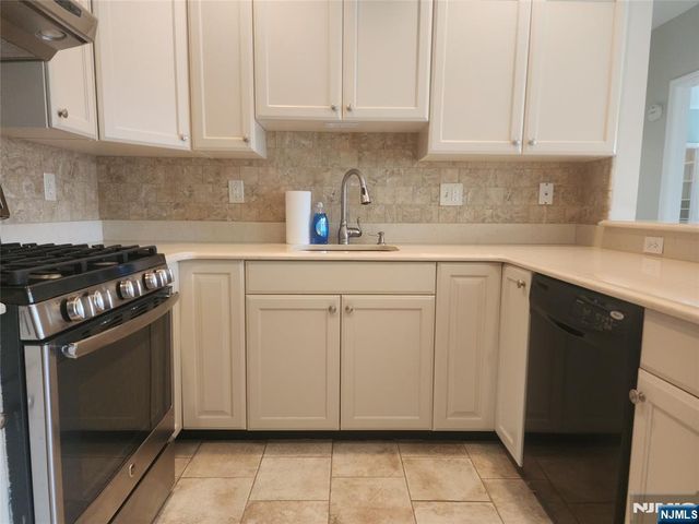 75 Mountainview Court, Riverdale Borough, NJ 07457