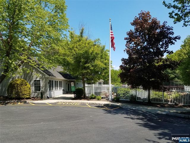 75 Mountainview Court, Riverdale Borough, NJ 07457