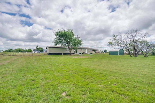 6168 Armadillo Drive, Kemp, TX 75143