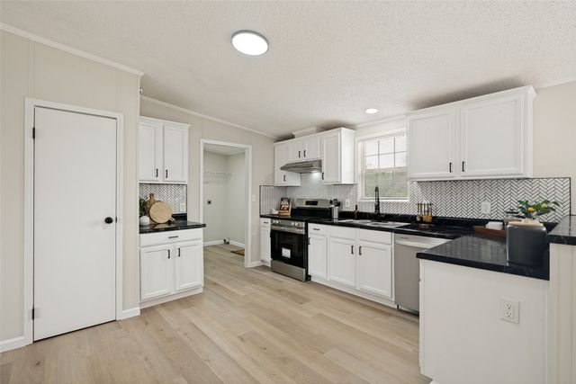 6168 Armadillo Drive, Kemp, TX 75143