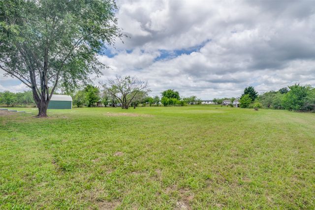6168 Armadillo Drive, Kemp, TX 75143