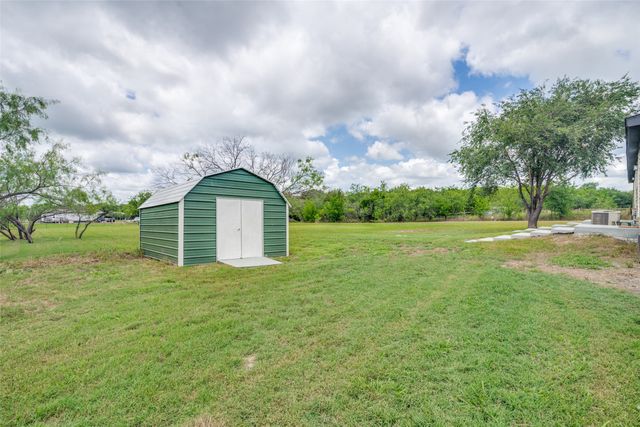 6168 Armadillo Drive, Kemp, TX 75143