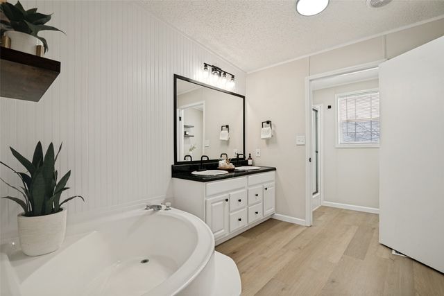 6168 Armadillo Drive, Kemp, TX 75143