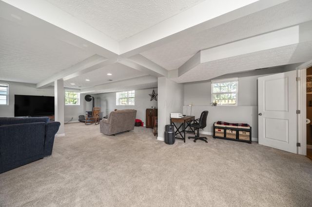 200 Buckboard Lane, Plain City, OH 43064