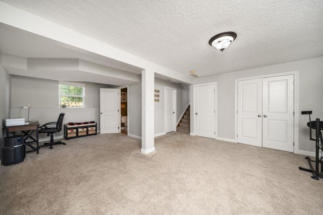 200 Buckboard Lane, Plain City, OH 43064