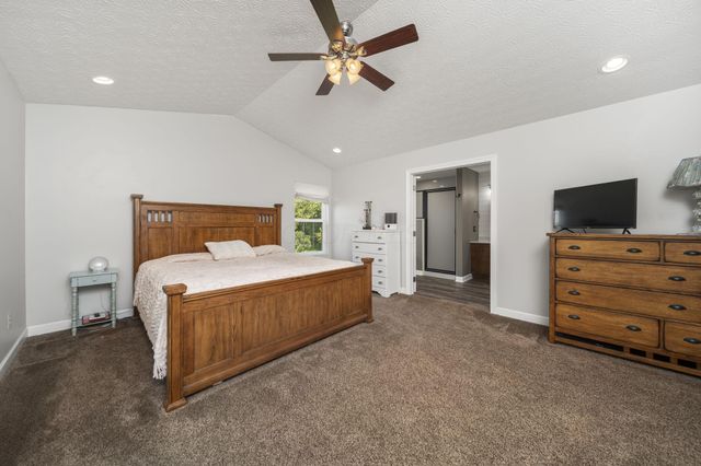 200 Buckboard Lane, Plain City, OH 43064