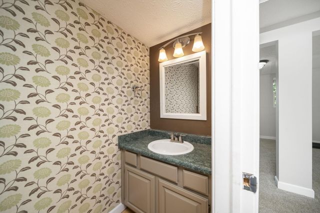 200 Buckboard Lane, Plain City, OH 43064