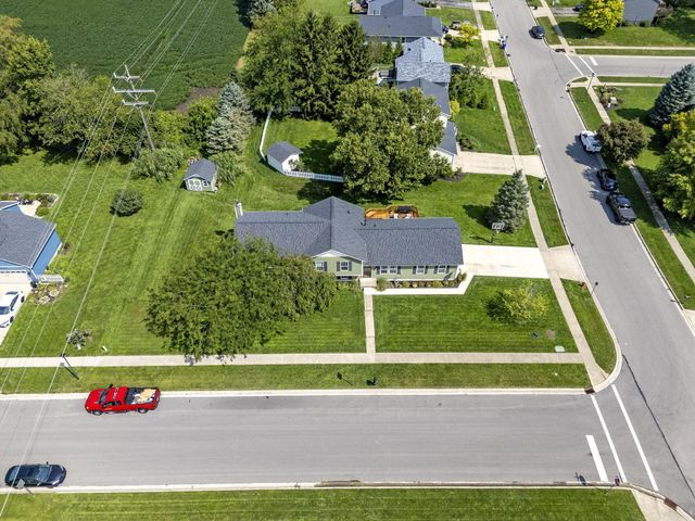200 Buckboard Lane, Plain City, OH 43064