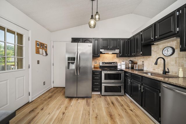 200 Buckboard Lane, Plain City, OH 43064
