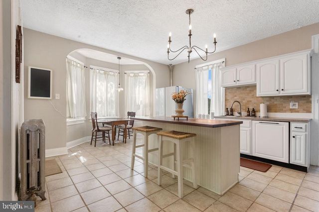 2478 CROLL SCHOOL RD, York, PA 17403