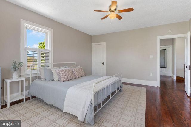 2478 CROLL SCHOOL RD, York, PA 17403