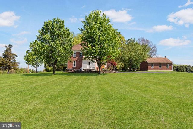 2478 CROLL SCHOOL RD, York, PA 17403