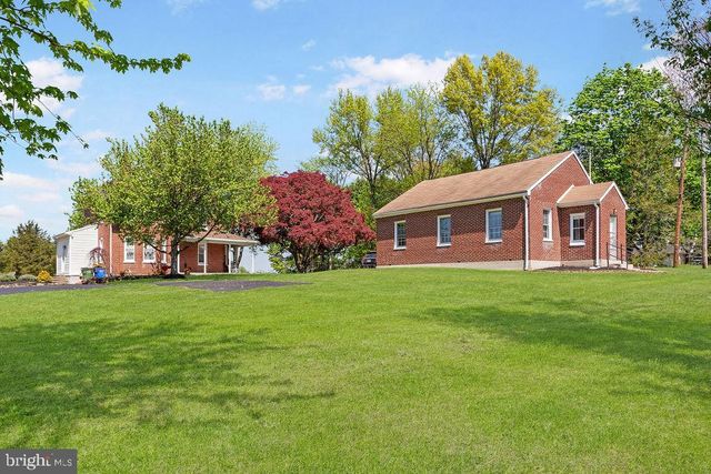 2478 CROLL SCHOOL RD, York, PA 17403