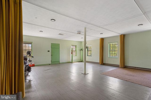 2478 CROLL SCHOOL RD, York, PA 17403