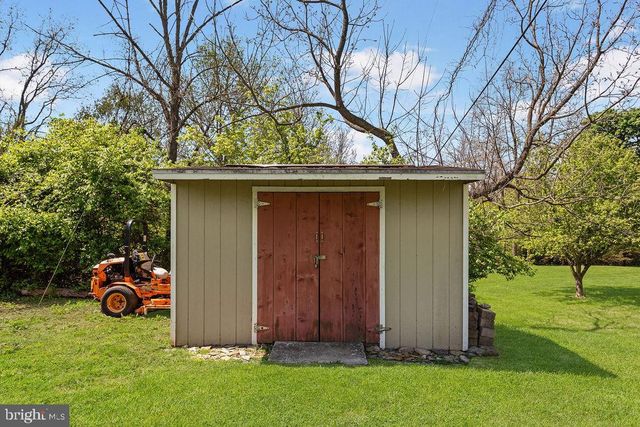 2478 CROLL SCHOOL RD, York, PA 17403