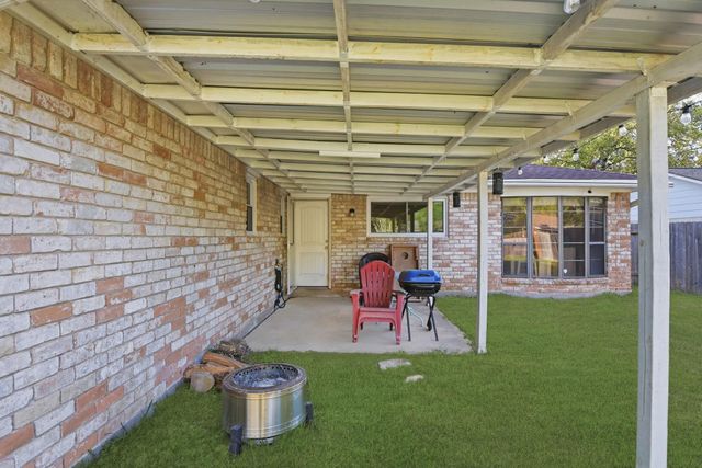 7322 Tall Pines Drive, Houston, TX 77088