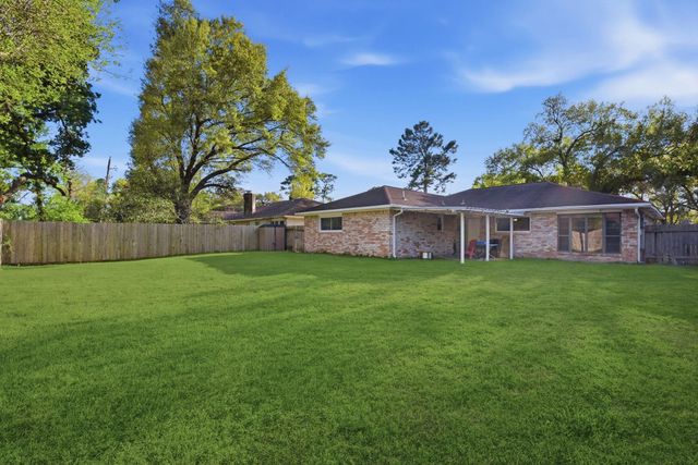 7322 Tall Pines Drive, Houston, TX 77088