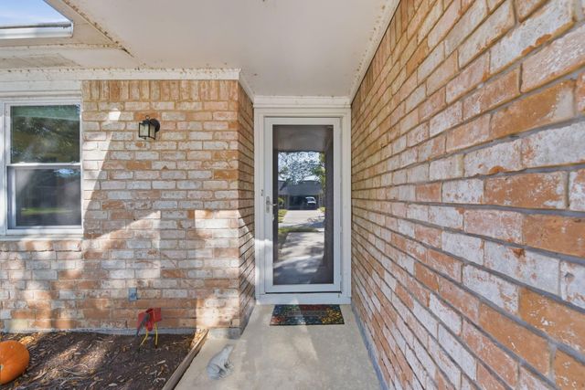 7322 Tall Pines Drive, Houston, TX 77088