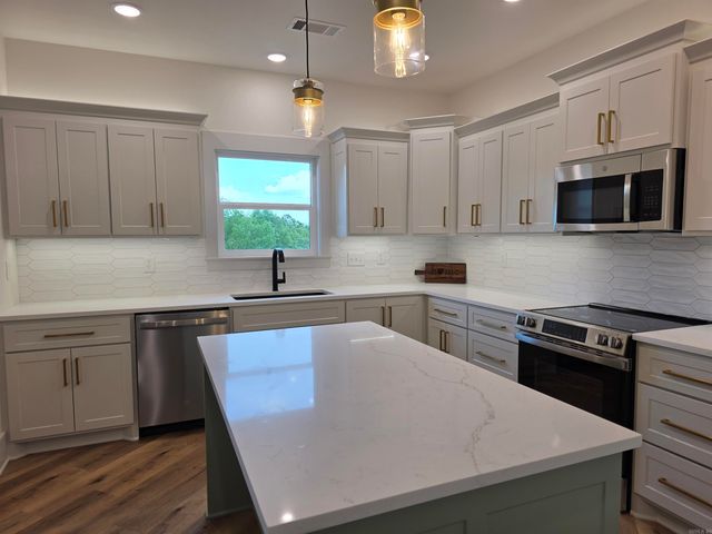 81 Summer Sky Drive, Greenbrier, AR 72058